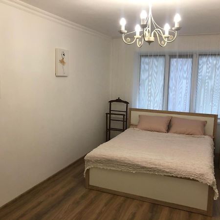 Квартира Подобово Однокімнатна Łuck Zewnętrze zdjęcie