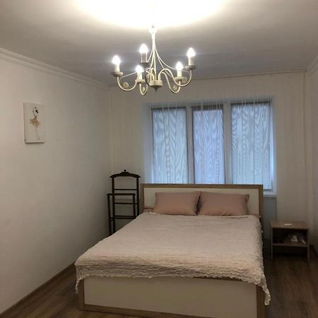 Квартира Подобово Однокімнатна Łuck Zewnętrze zdjęcie